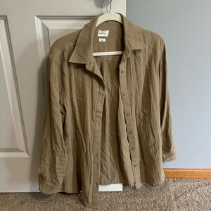 Aritzia Wilfred button up long sleeve shirt